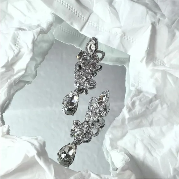 Givenchy earrings - Picture 2 of 7